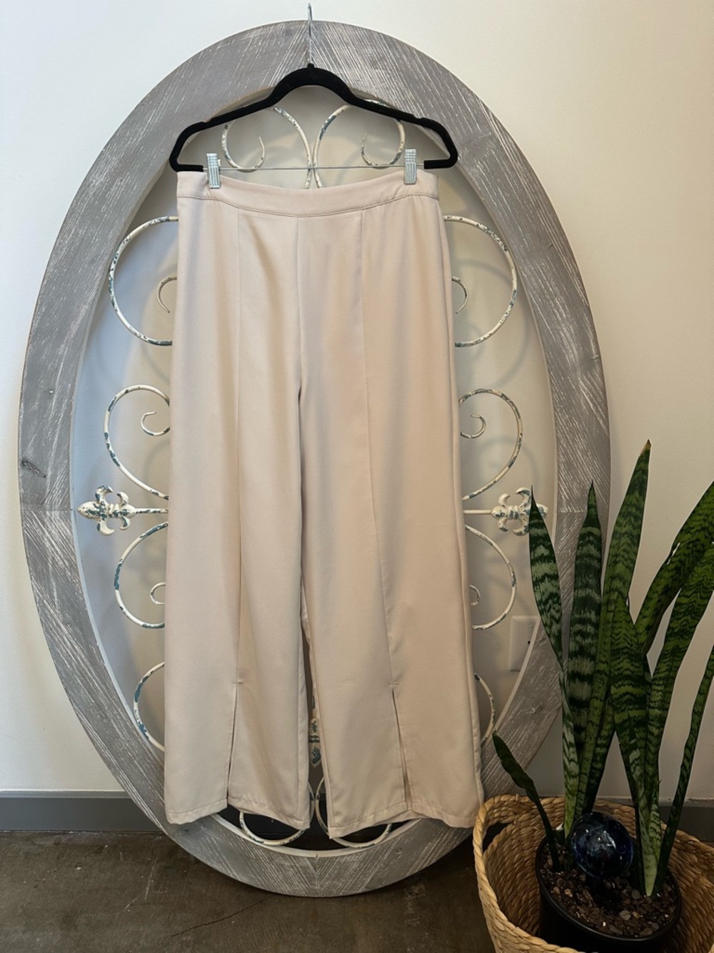 Women's Wide-Leg Pull-On Pants in Light Beige